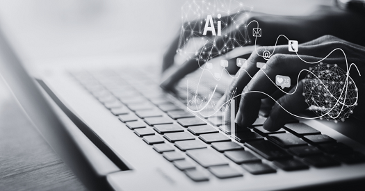 manos sobre un teclado