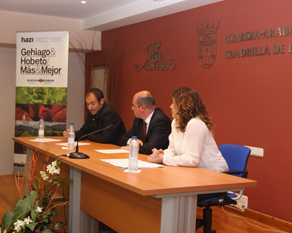 Bittor Oroz y Asier Arrese en la clausura del Curso Intensivo de Viticultura y Enolog�a