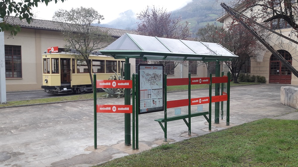 Euskotren preserva una marquesina de Bilbobus para su Museo Vasco del Ferrocarril