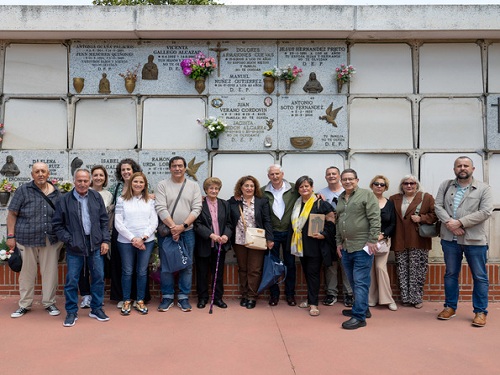 La consejera Mar&iacute;a Jes&uacute;s San Jos&eacute; y el director Alberto Alonso entregan a la familia los restos mortales de Eusebio Moreno Dur&aacute;n, v&iacute;ctima de la prisi&oacute;n franquista de Ordu&ntilde;a