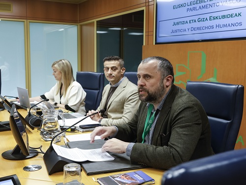 Alberto Alonso: "Oroimen-ekintza hutsa gainditzen duten memoria politikak beharrezkoak dira gaur, inoiz baino gehiago"