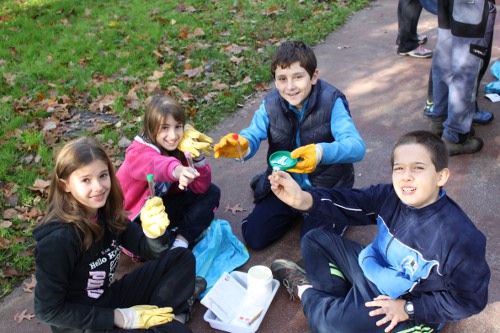 Ikasleak materialekin