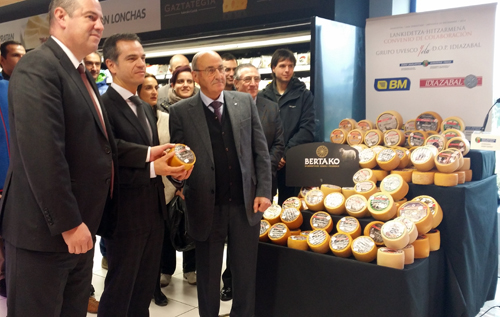 Acuerdo entre Idiazabal y UVESCO