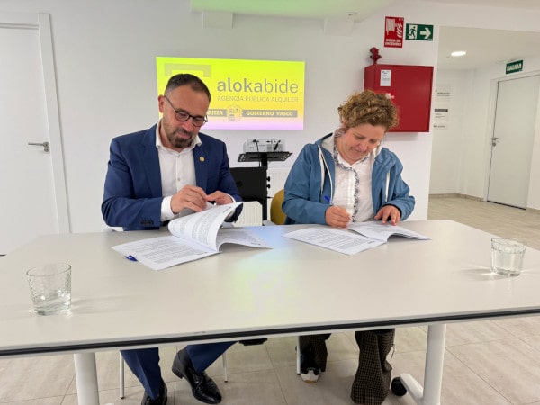 Firma convenio con Sareen Sarea