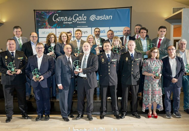 Finalistak eta ASLAN 2026 sarien irabazleak.