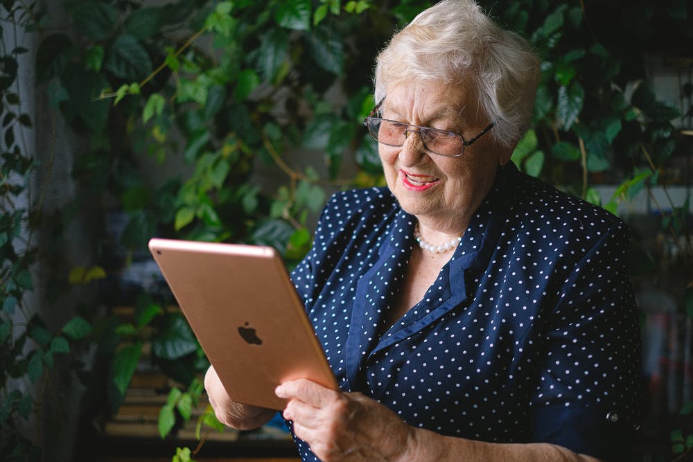 Imagen de los cuidados con tecnolog&iacute;as digitales