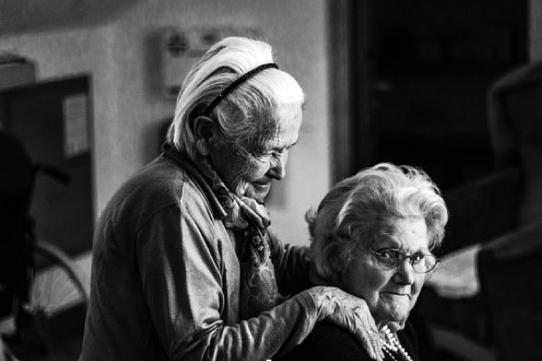 Sororidad: estrategia contra la soledad, el abandono y para el buen envejecer de las mujeres mayores