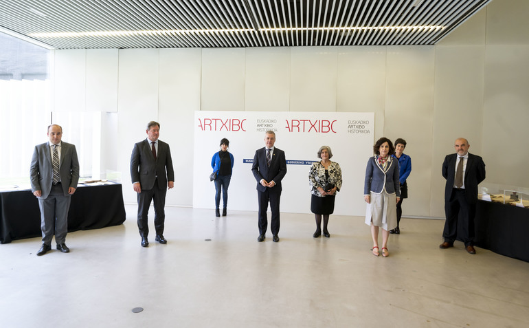 The Basque Government celebrates the International Archives Day and extends its gratitude for recent donations of family archives from Manuel de Ynchausti and Andrés de Irujo.