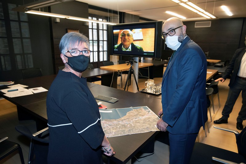 Arrriola sailburuak eta Izaskun G&oacute;mez, Pasaiako alkateak, bilera telematikoa izan dute. Bertan ere, Pedro Marco sailburuordea egon delarik