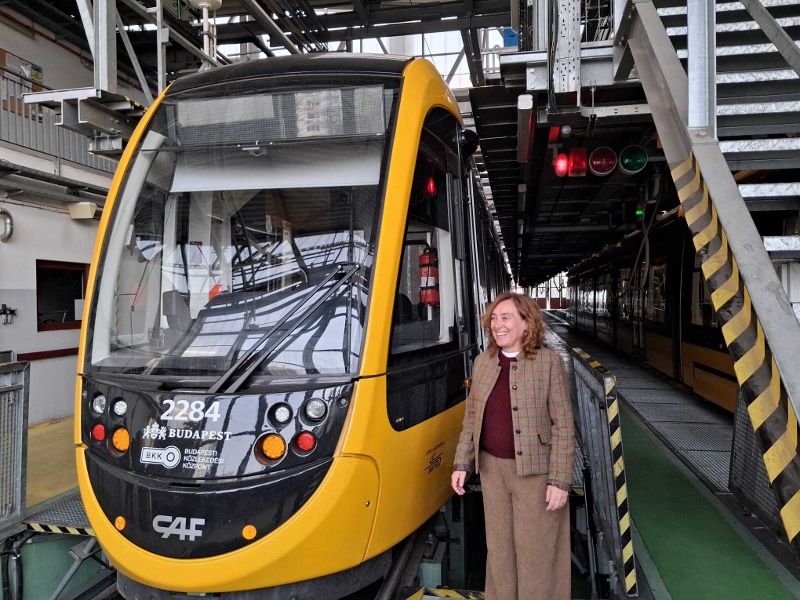 Susana Garc&iacute;a Chueca comprueba en Budapest la eficacia de un sistema tranviario p&uacute;blico que cuenta con cerca de 40 l&iacute;neas