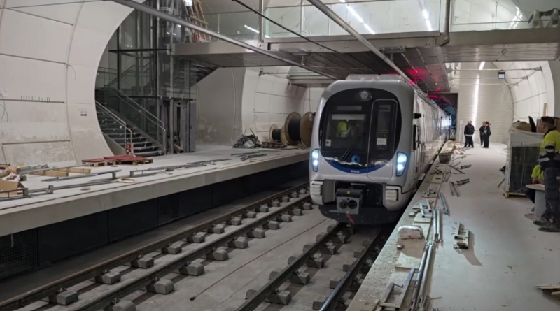 Los primeros trenes en pruebas ya recorren la pasante soterrada del nuevo Topo en San Sebasti&aacute;n