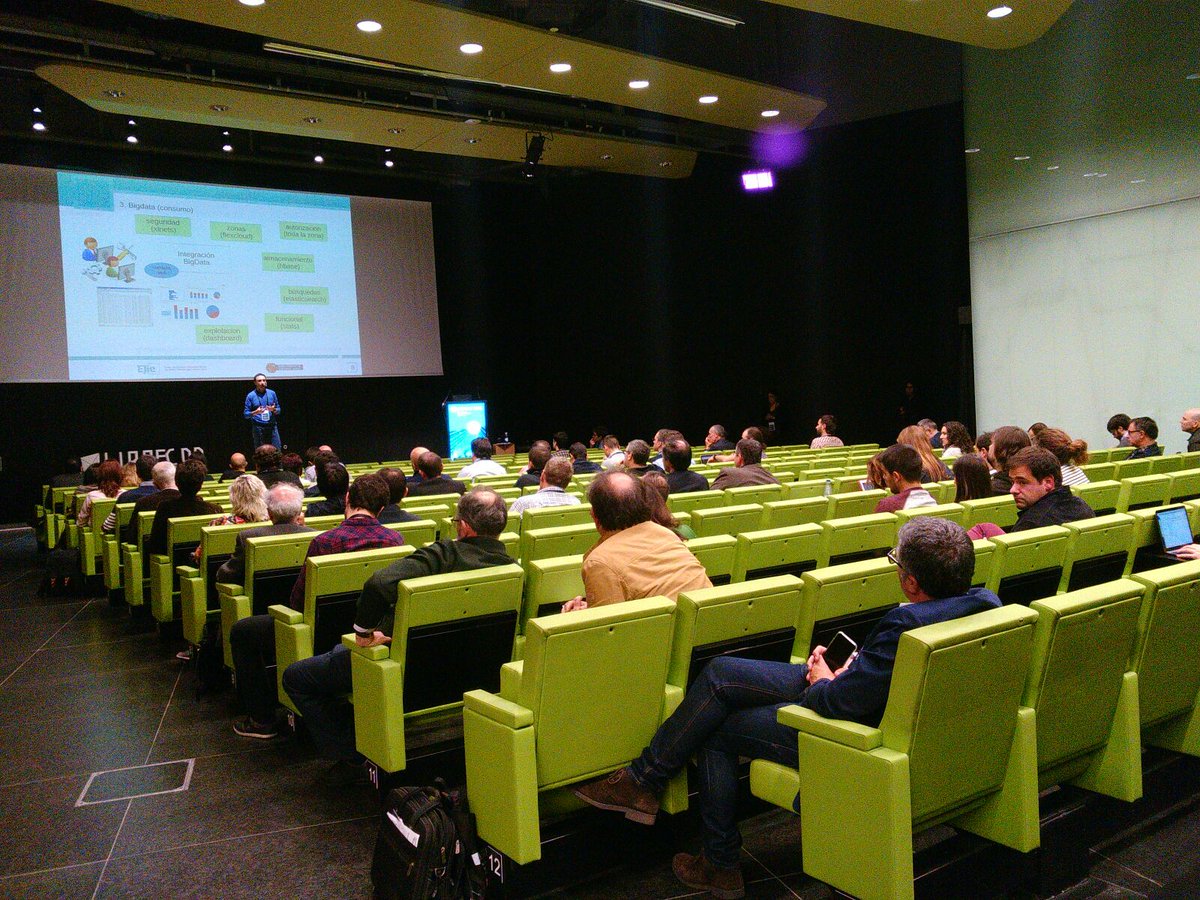 Oscar Guadilla (EJIE) hitzaldia ematen