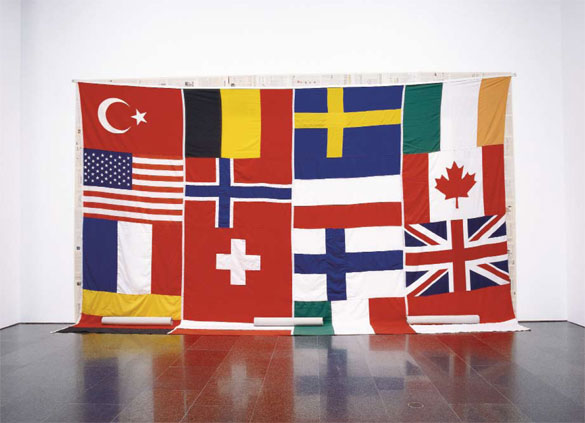 Bigger than a cult, smaller than a mass (one, two backdrops), 2006 - Tela cosida, papel de peridicos