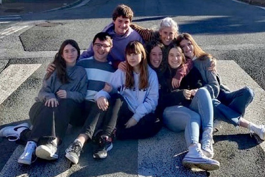 Gazteen Antzerki Topaketa 2023: "Bizi lagunak"