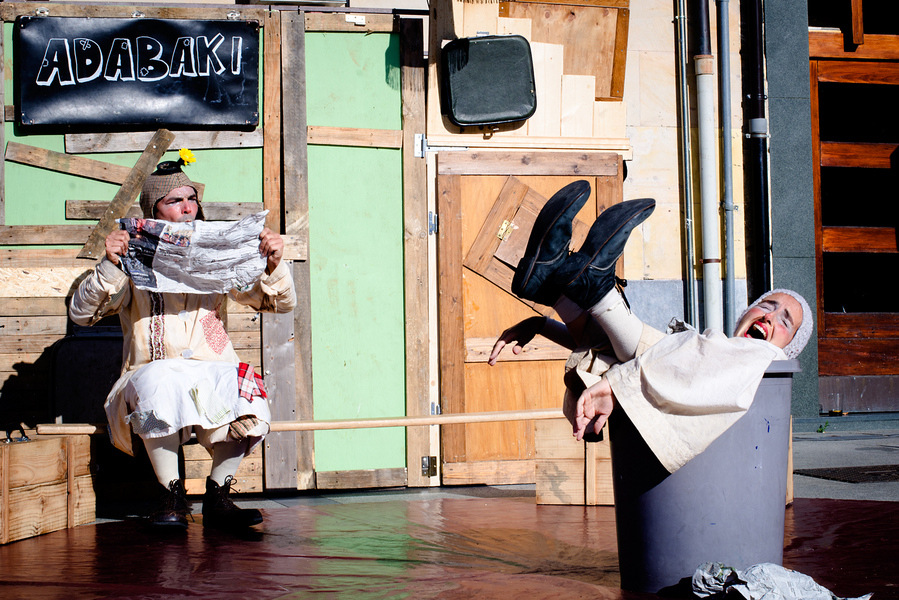 Vital Araban zehar: "ADABAKI"