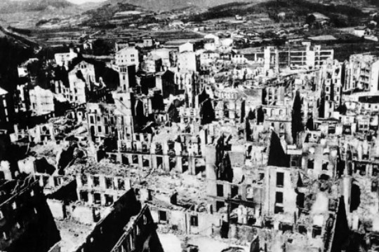 Udako ikastaroak 2025 UPV/EHU: "Gernikak+: menpekoen memoriak"