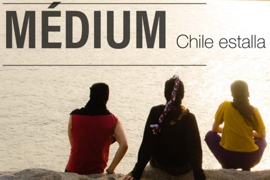 "M&Eacute;DIUM. CHILE ESTALLA EN LA DISTANCIA"
