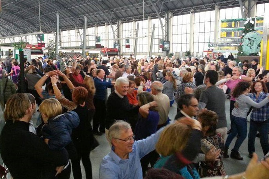 Bailes de Sal&oacute;n en la Estaci&oacute;n de Abando - Bilbao