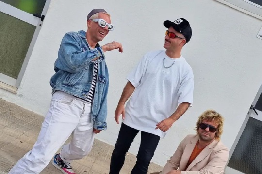 VARRY BRAVA: "Sharirop"