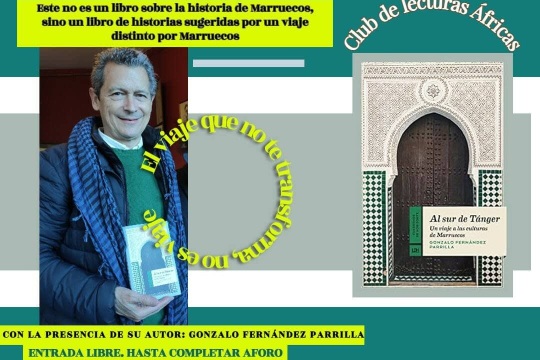 "Gonzalo Fern&aacute;ndez Parrilla con su libro 'Al sur de T&aacute;nger'"