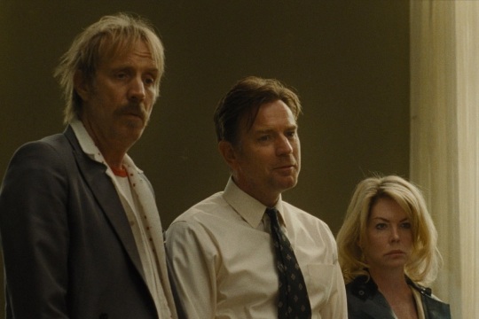 Ozzinema: "Mother, couch!" (La familia en el div&aacute;n)