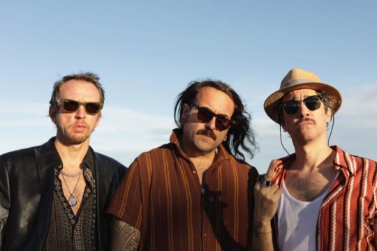 LOS INVADERS: "Otro freak m&aacute;s en Freaklandia"