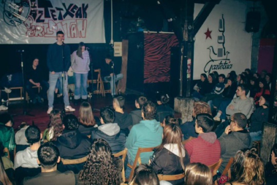 Gaztetxeak Bertsotan. 4. Kanporaketa: Haira Aizpurua Ibargarai, Eukene De los Aires, Elixabet Etxandi, Nahia Etxeberri Lopepe, Suhar Gesalaga, Aitor Tatiegi