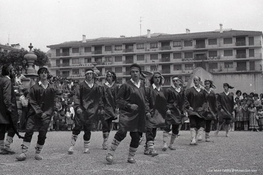 "Axeri Dantzak 25/50!"