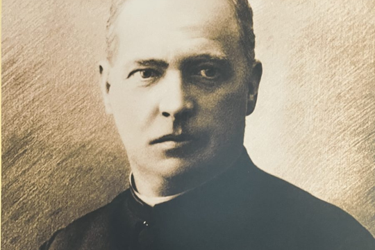 "Azkue lekeitiarra, Euskaltzaindiaren hauspoa"