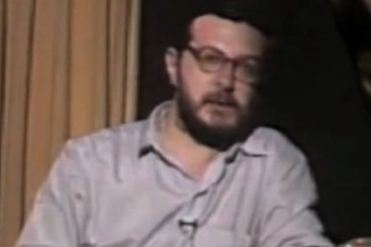 "Juan Carlos Eguillor videoartista. M&aacute;s all&aacute; del papel"