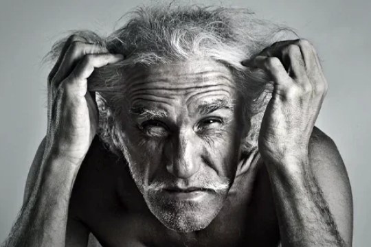 Festival Poetas en Mayo 2025: Hip&oacute;lito Garc&iacute;a "Bolo": "Morir de piel"