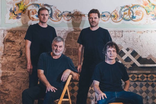 LA HABITACI&Oacute;N ROJA