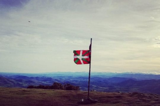 "Euskal koloreak: jatorria, berezitasunak eta sinbolikak"