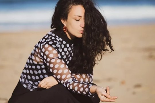 Festival Poetas en Mayo 2025: Crisal Rodr&iacute;guez: "Luz entre part&iacute;culas"