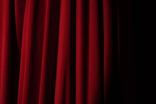 Certamen de Teatro Amateur 2025: "Abr&aacute;zame" + "Emakume Arima"