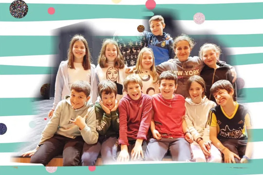 Obras fin de curso de Haurtzaro ikastola: "Bizi zaitez" + "Ezkontza ezin hobea" + "Oh la la diskoteka bat"