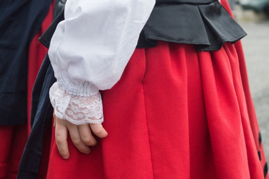 Cursos de Verano de EHU 2025: "Ateak Ireki Dantzan - Dancing"