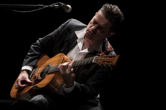 SANTIAGO AUSER&Oacute;N Y LA ACADEMIA NOCTURNA