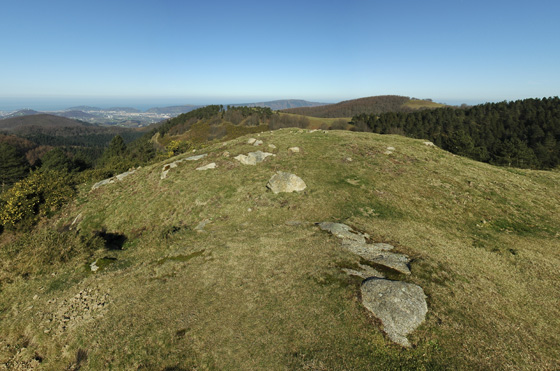 Kauso II harrespilak