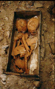 Detalles de la caja depositada en 1978.