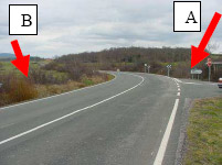 Cruce a Unza en la carretera A-2521 entreOrdu�a y el alto de Altube. En sus inmediaciones se encontrar�a la fosa en A o en B.