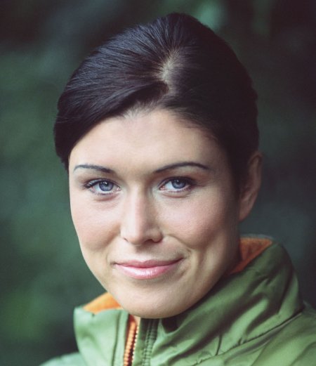 Mujer mirando al frente