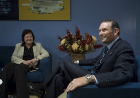 El Lehendakari junto a la Nobel de la Paz, Corrigan Maguire. JB