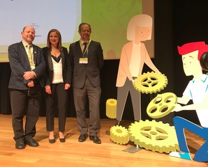 K�roly Gy�rgy, Presidente del Consejo de Direcci�n de la EU-OSHA, M� Jes�s San Jos� y Pedro LLorente, Subsecretario de Empleo y Seguridad Social