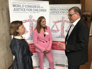M� Jes�s San Jos�, Loly De Juan (Directora de Justicia) y Patxi L�pez Cabello (Servicio de Justicia Juvenil)