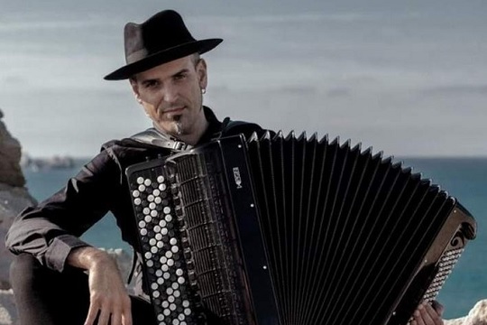 El acordeonista Gorka Hermosa publica nuevo disco
