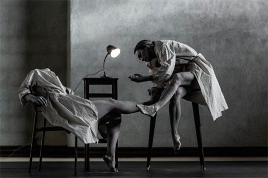 Pioneras, Su(i)rrealismo y Besarkada: los espectáculos que trae el Circuito de Danza de Euskadi este fin de semana Pioneras, Su(i)rrealismo y Besarkada: los espectáculos que trae el Circuito de Danza de Euskadi este fin de semana