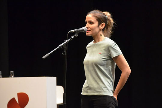 Alaia Martin Etxebeste se impone en la primera eliminatoria de cuartos de final del Campeonato de Bertsolaris de Gipuzkoa disputada en Eibar