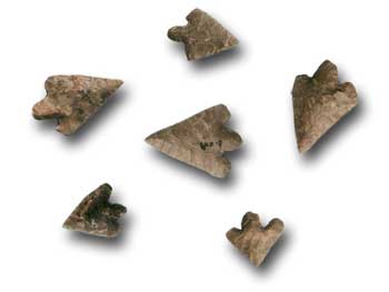 Puntas de flecha de sílex halladas en el dolmen de Pozontarriko Lepoa
