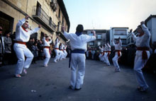 Danza de los Santos Patronos, en honor de San Vicente y San Anastasio